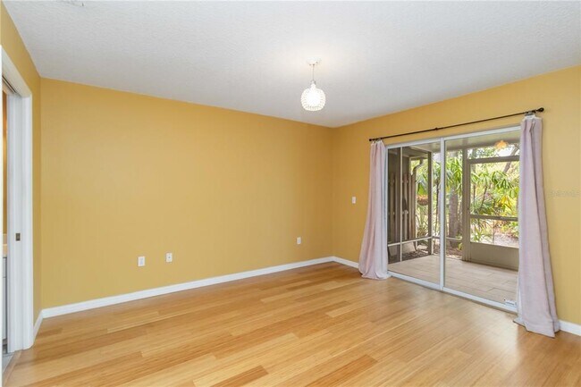 Building Photo - 642 N Jefferson Ave