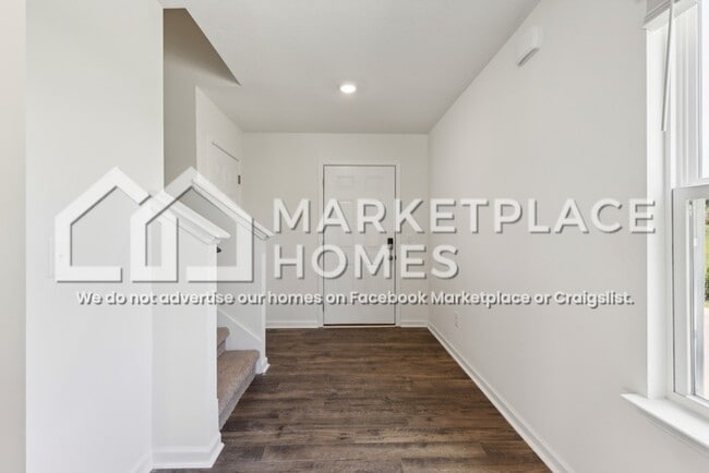 Building Photo - 702 Newtons Wy