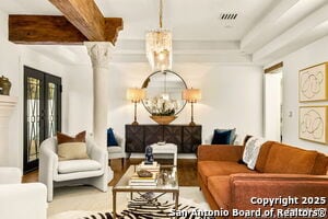 Building Photo - 417 E Hildebrand Ave