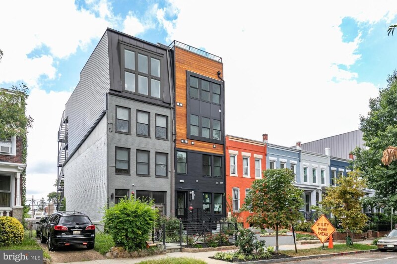 Building Photo - 254 15th St SE