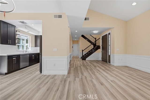 Building Photo - 612 S 2nd Ave