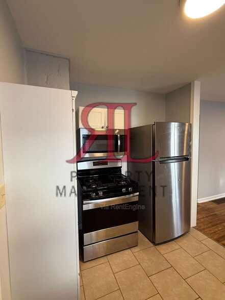 Building Photo - 722 Sheridan Ave