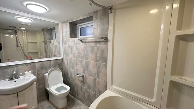 Building Photo - 7520 W Carmen Ave