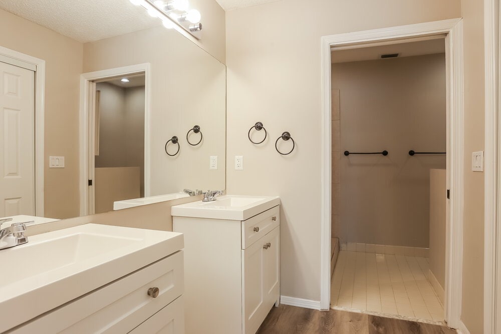 Building Photo - 11117 Lakeaire Cir