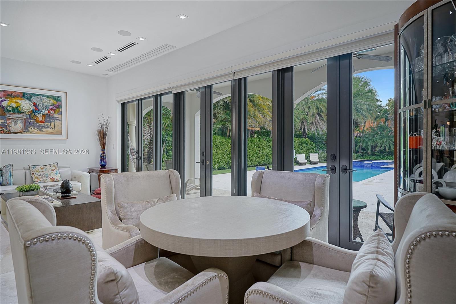 Building Photo - 3747 Prairie Ave