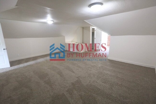 Building Photo - Three Bedroom House | Two Bathrooms | Detached Garage