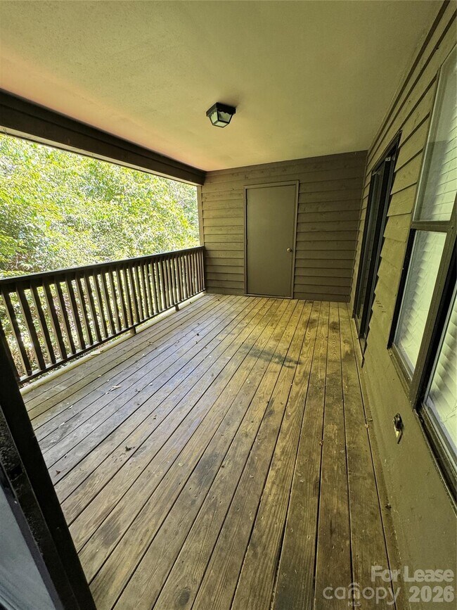Building Photo - 2501 Kilborne Dr