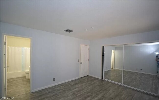 Building Photo - 2020 Mesquite Ln