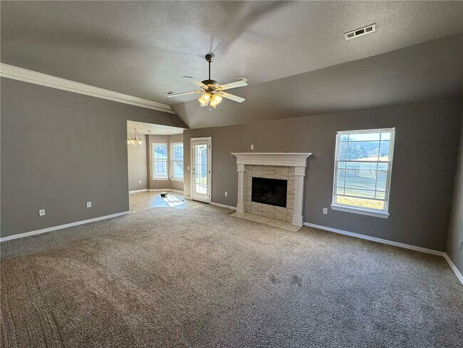 Building Photo - 1457 Prairie View Ave