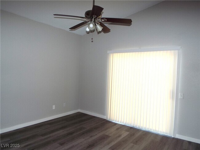 Building Photo - 648 E Sole Addiction Ave
