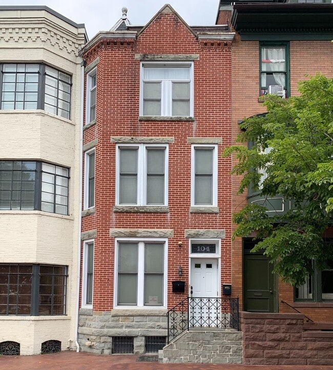 Building Photo - 104 State St