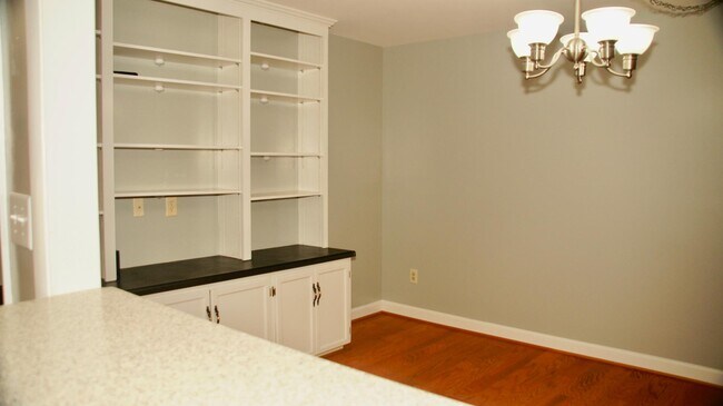 Built-in shelves - 2102 Stephenson Ave SW