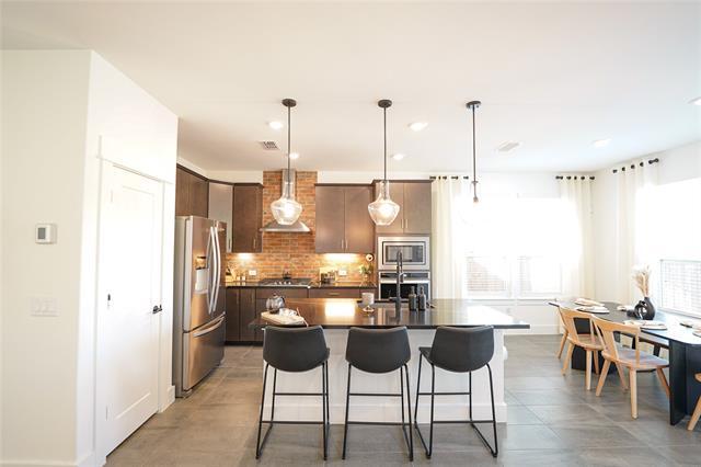 Building Photo - 7557 Donnelly Ave