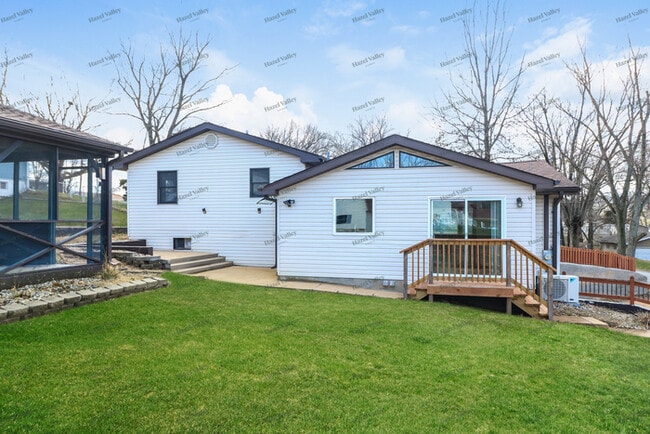 Building Photo - 1111 Cardinal Dr