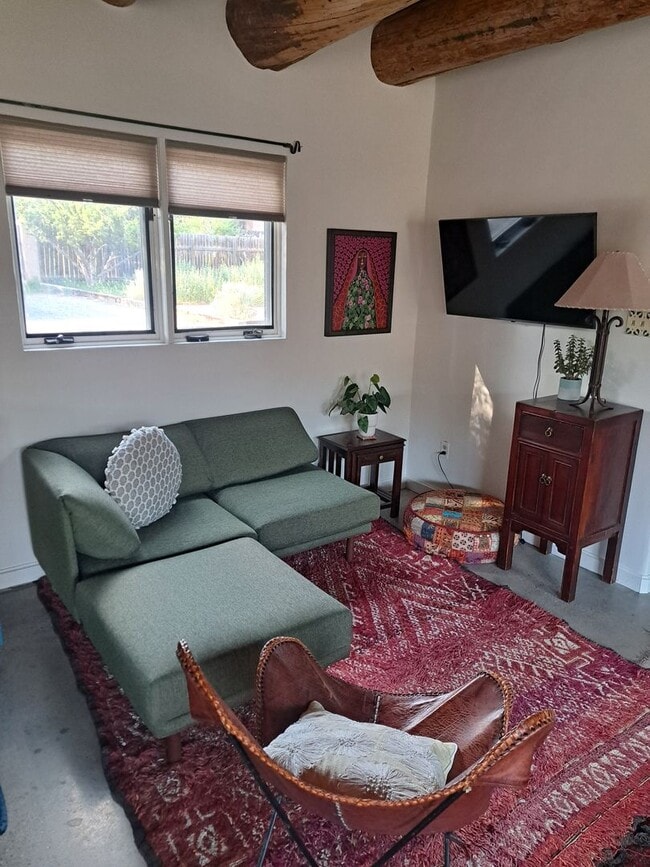 Building Photo - Charming 4-Bedroom, 2-Bath Home with Priva...