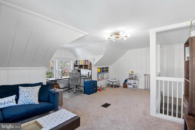 Building Photo - 404 S Jackson St