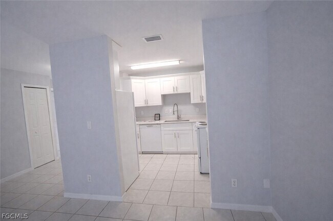 Building Photo - 2903 Hightower Ave S