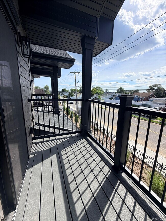Building Photo - 1220 Doges Promenade