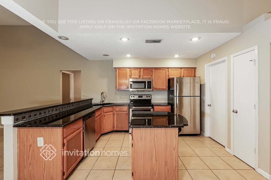 Building Photo - 10323 Ashley Oaks Dr