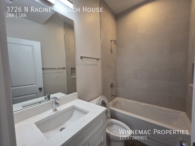Building Photo - 3726 N Racine Ave