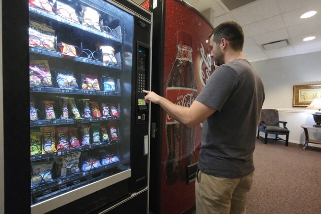 Building Photo - Diamond Valley Apartments