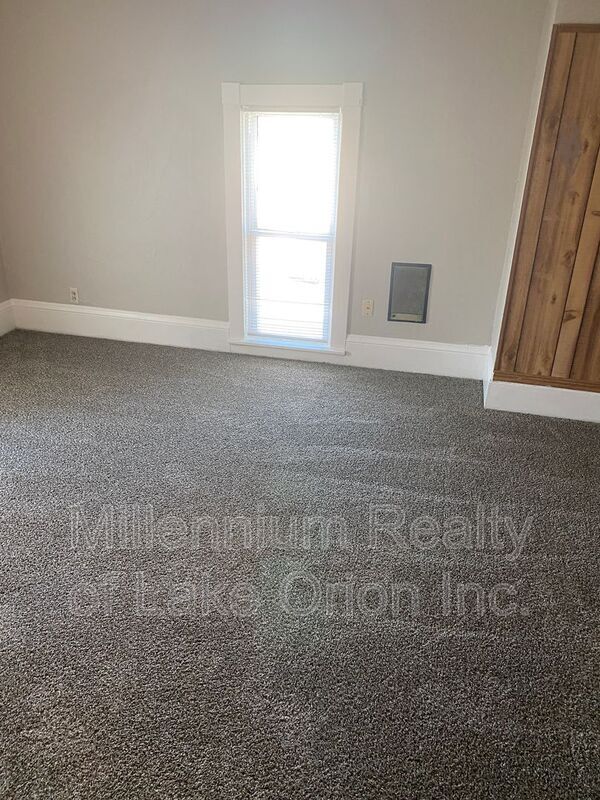 Building Photo - 67 Bentley St