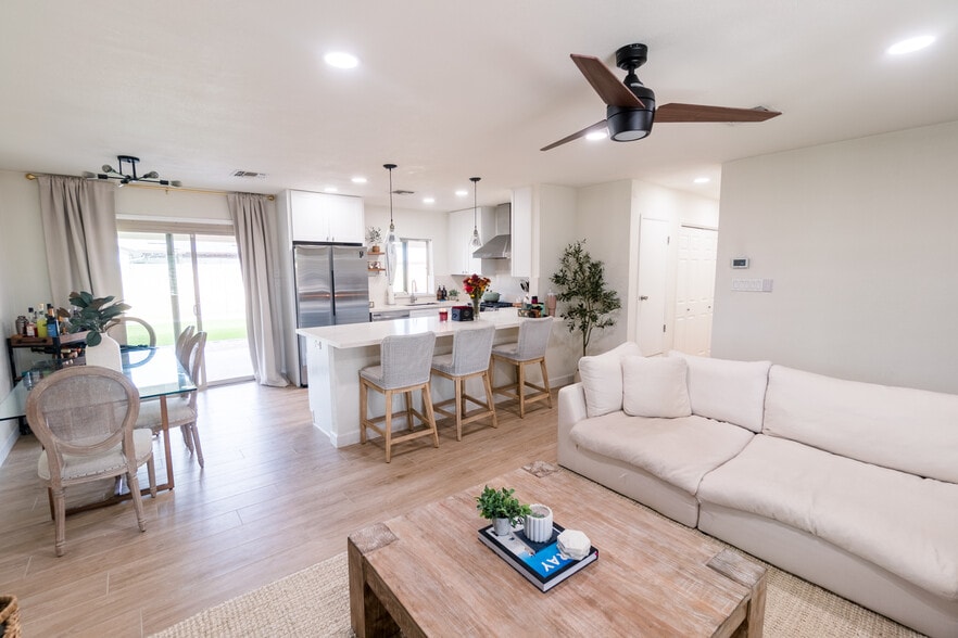 Building Photo - 7244 E Coronado Rd