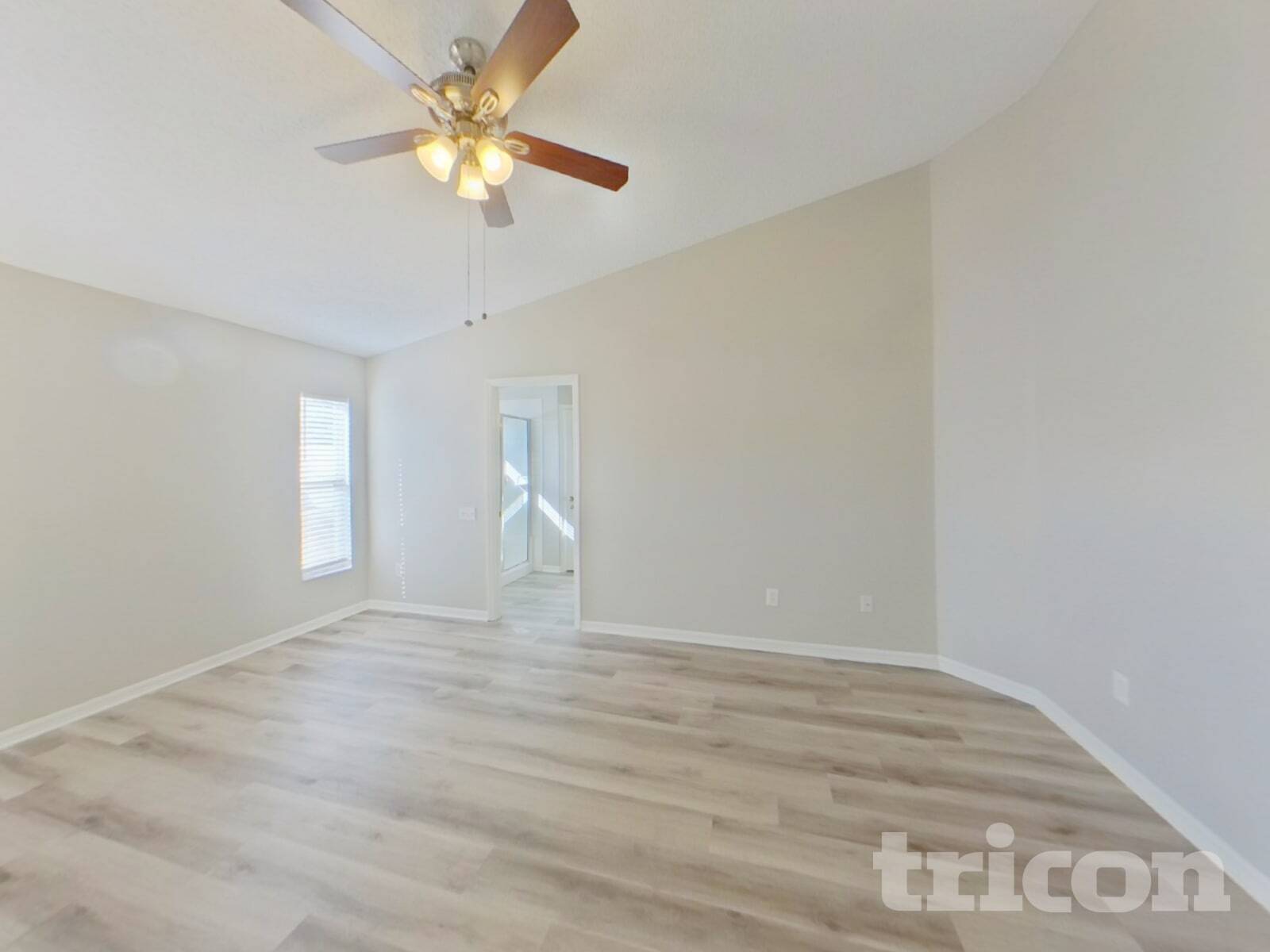 Building Photo - 217 Lakeway Ln