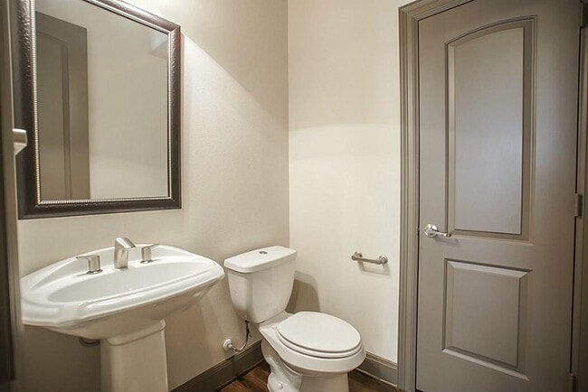Building Photo - 103 Aventura Pl