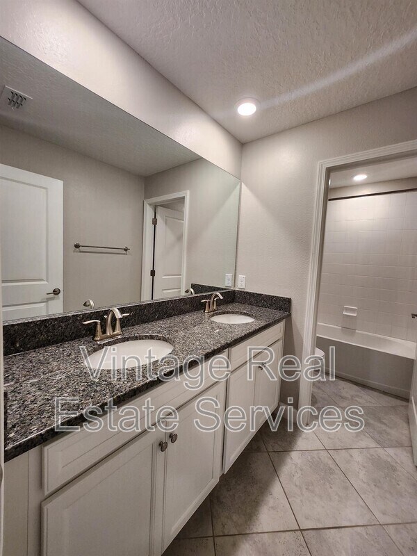 Building Photo - 25188 Lambrusco Loop