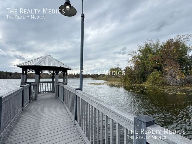 Building Photo - 6627 Queens Borough Ave