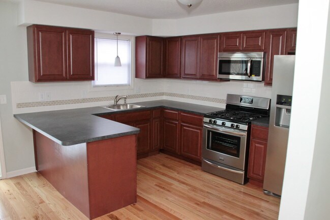 Building Photo - Humphrey Townhomes