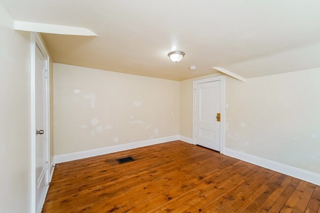 Building Photo - 4668 N 41st St
