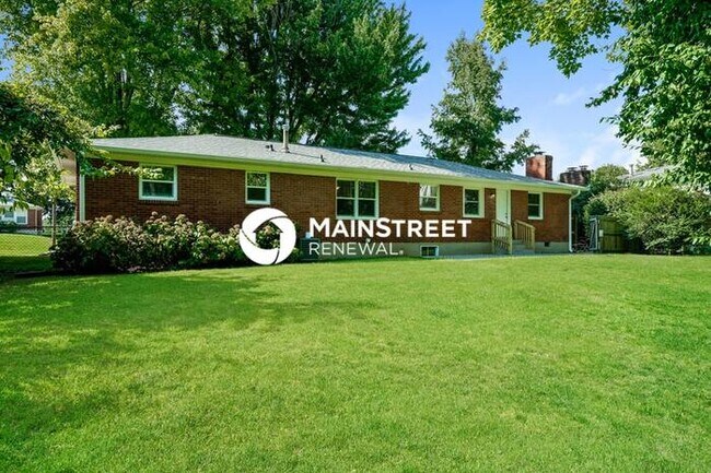 Building Photo - 3 Bedroom Pet-Friendly Home in LOUISVILLE, KY with Main Street Renewal