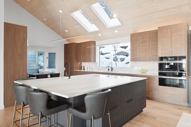 Building Photo - 18 Edgewood Ln