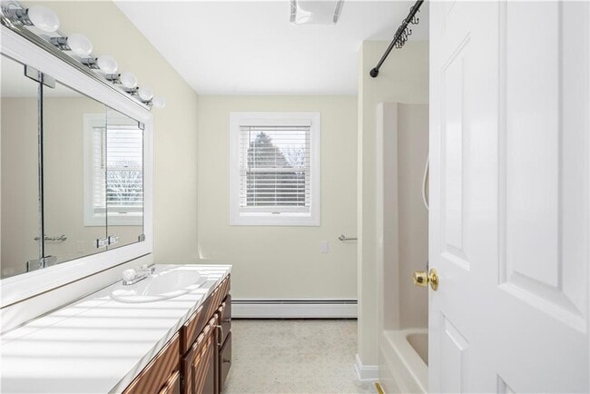 Building Photo - 18 Coggeshall Way