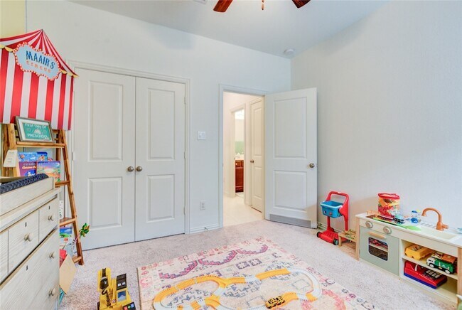 Building Photo - 13026 Sheildaig St