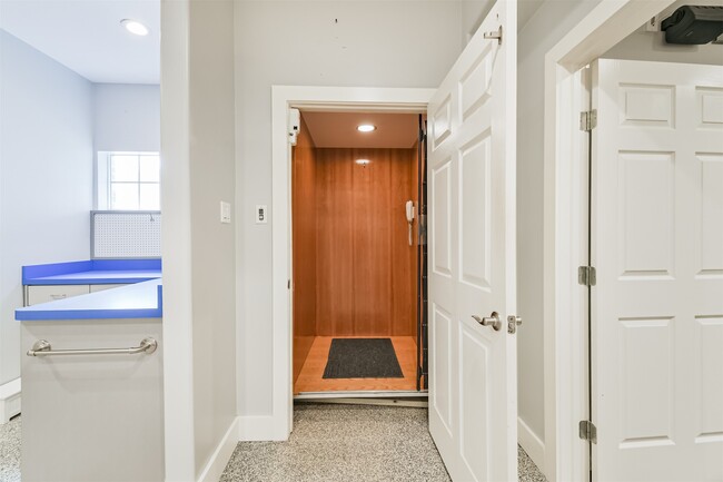 Building Photo - 12636 Briar Patch Dr