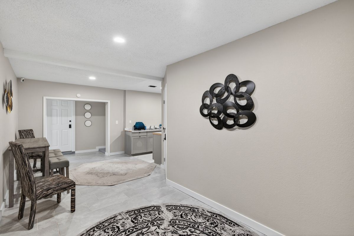 Building Photo - 1941 Brown Rd