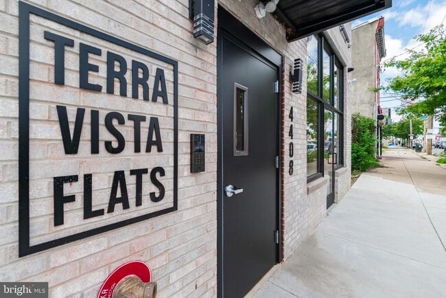 Building Photo - 4408 Lancaster Ave