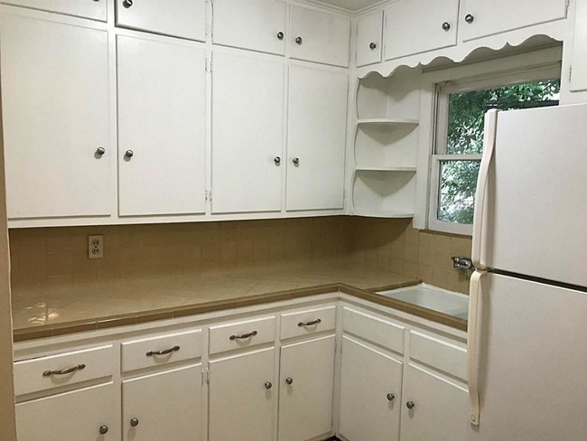 Building Photo - 2504 Kingston St