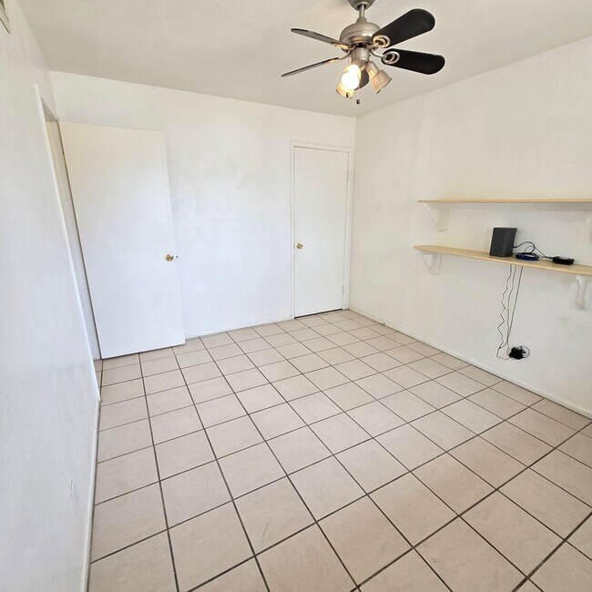 Building Photo - 701 W Soto St