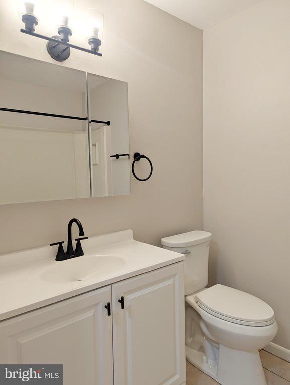 Building Photo - 110 N Main St