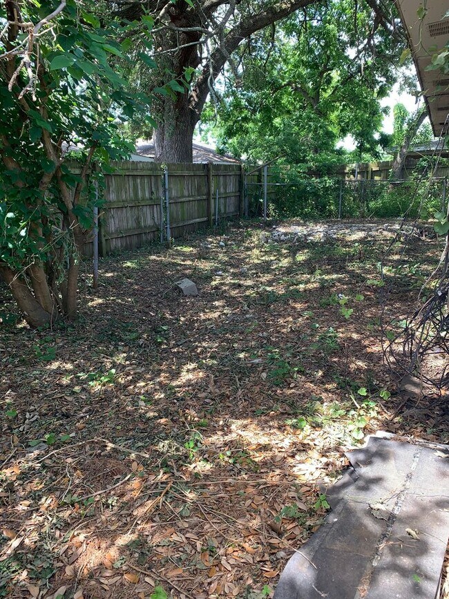 Building Photo - 8710 Dinkins St