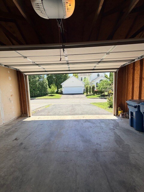 Building Photo - 203 Altair Way