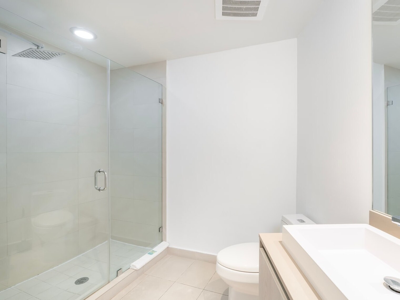 Building Photo - 4011 S Ocean Dr
