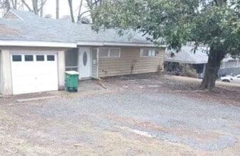 Building Photo - 24 Greenway Dr