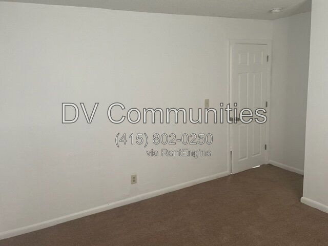 Building Photo - 3800 18th Ave S
