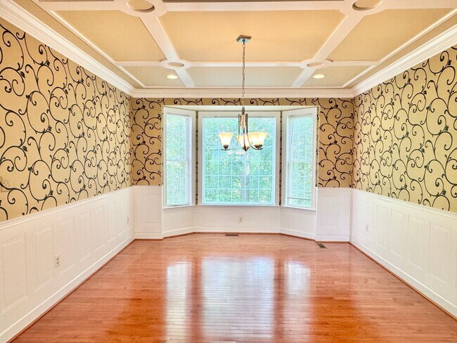 Building Photo - GORGEOUS FORMER MODEL HOME - MINUTES TO QUANTICO