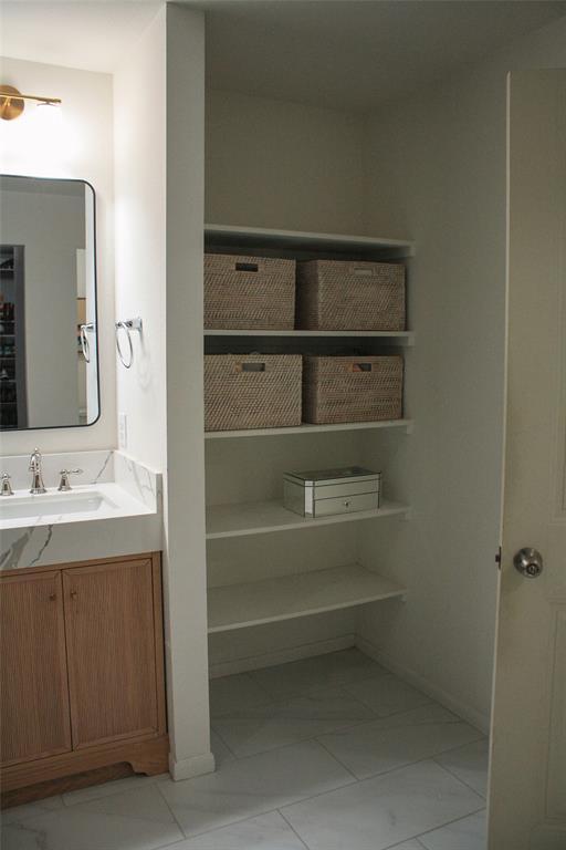 Building Photo - 2209 Bettylou Ln